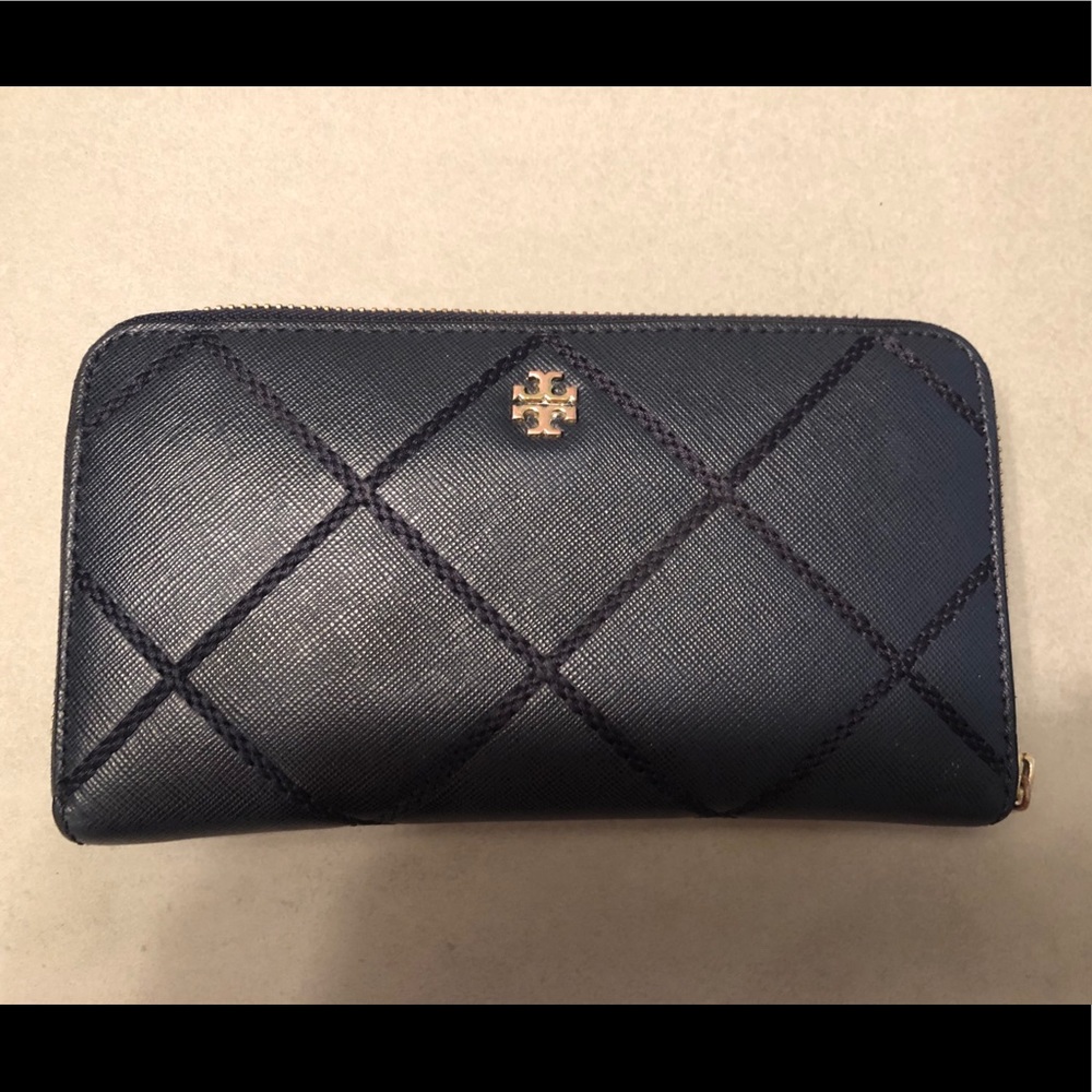 ToryBurch NavyRobinson Stitched Continental wallet
